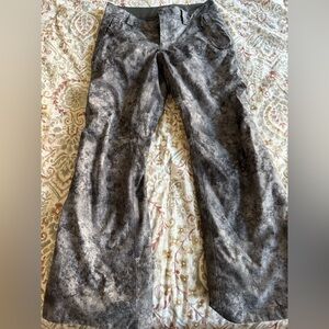 North face snow pant multi color black/gray/green